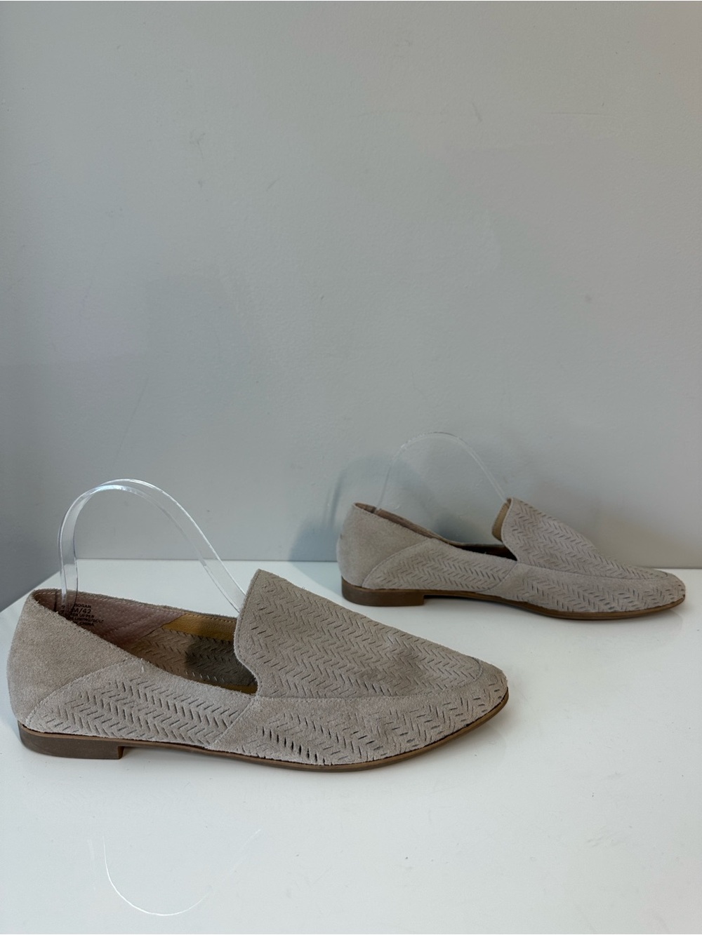 Lucky Brand Suede Grey Pointed Loafers Size 10 Brogan Laser Cut - Picture 2 of 16